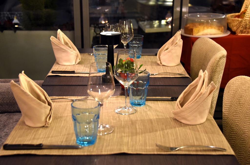 Hotel Du Raisin Lausanne Ngoại thất bức ảnh